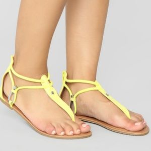 Flat sandals